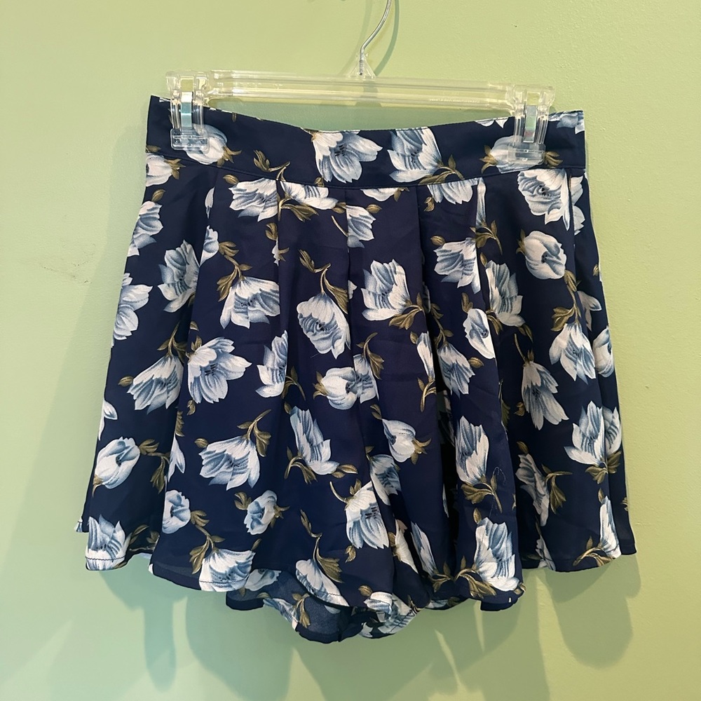 L’ATISTE: floral skort